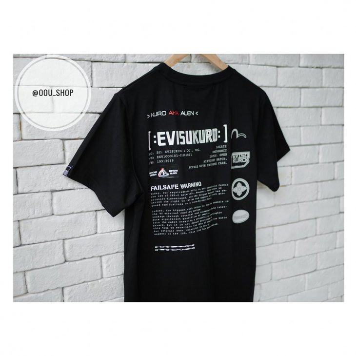 EVISU MULTI BADGES T-SHIRT