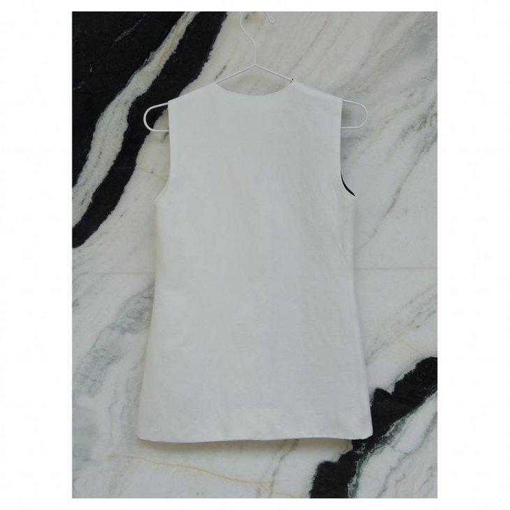 V TOP TWO TONE