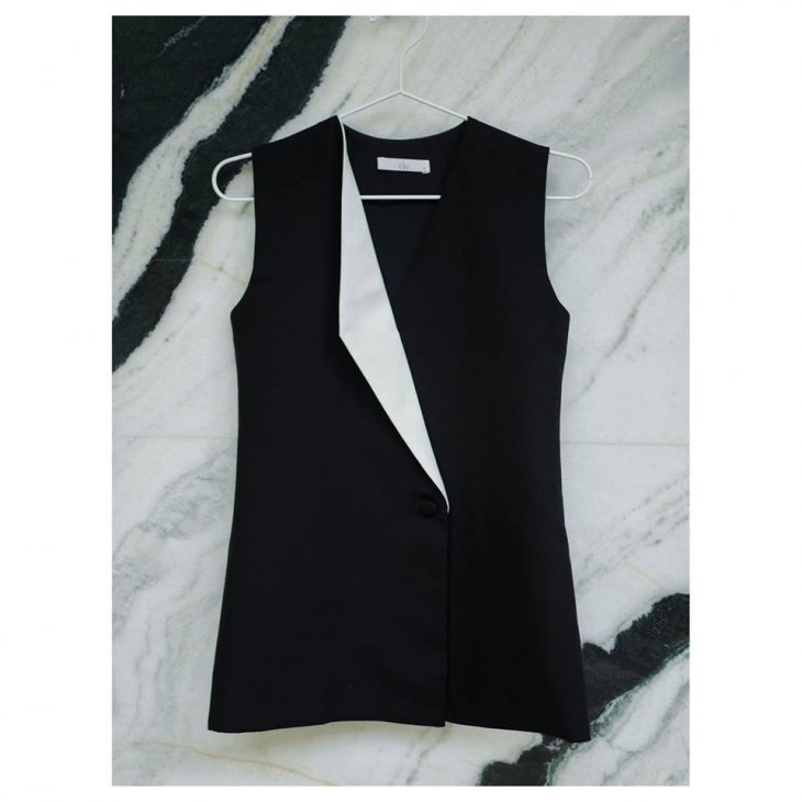 V TOP TWO TONE