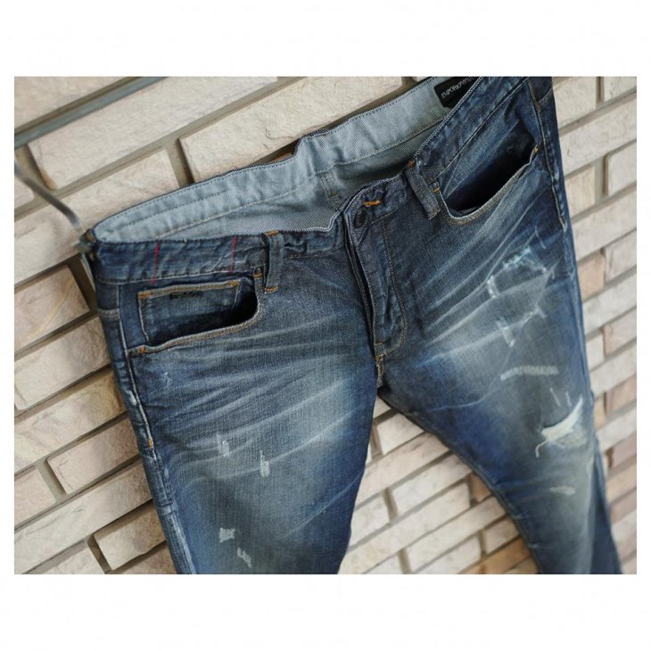 EMPORIO ARMANI SLIM FIT JEANS