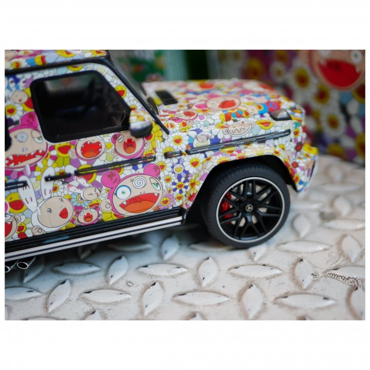 1/18 GT SPIRIT MERCEDES-BENZ G-CLASS G63 AMG KAIKAI KIKI TAKASHI MURAKAMI CARTOON