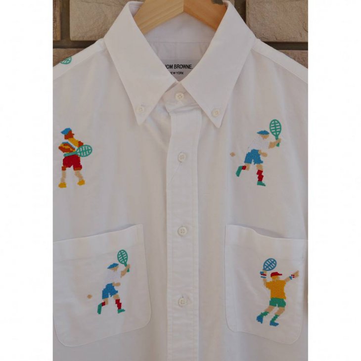 CUBAN SHIRT WITH FLAT FRONT IN SOLID OXFORD WITH SEED BEAD TENNIS PLAYER EMBROIDERY