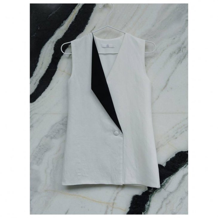 V TOP TWO TONE