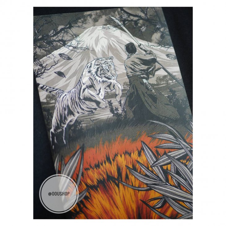 EVISU SAMURAI AND TIGER PRINT T-SHIRT