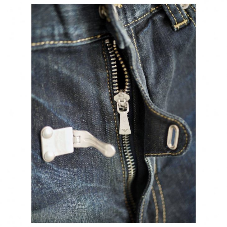 EMPORIO ARMANI SLIM FIT DENIM JEANS