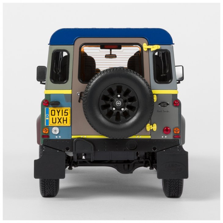 1:18 Land Rover Defender 90 Paul Smith Die Cast Metal Collector\'s Edition