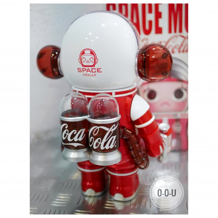MEGA SPACE MOLLY 400% COCA-COLA CLASSIC