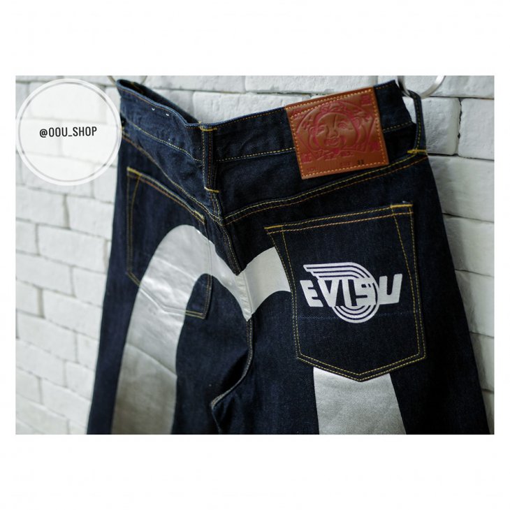 EVISU REGULAR-FIT DENIM SHORTS WITH BRUSHSTROKE DAICOCK PRINT